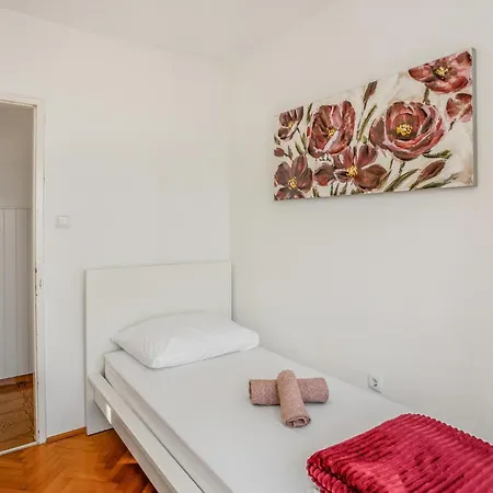 Amazing In With Wifi Holiday home